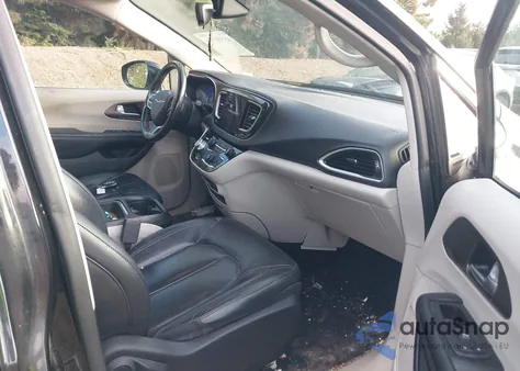 2018 Chrysler Pacifica Touring L z USA, uszkodzony, nr VIN 2C4RC1BG8JR261396